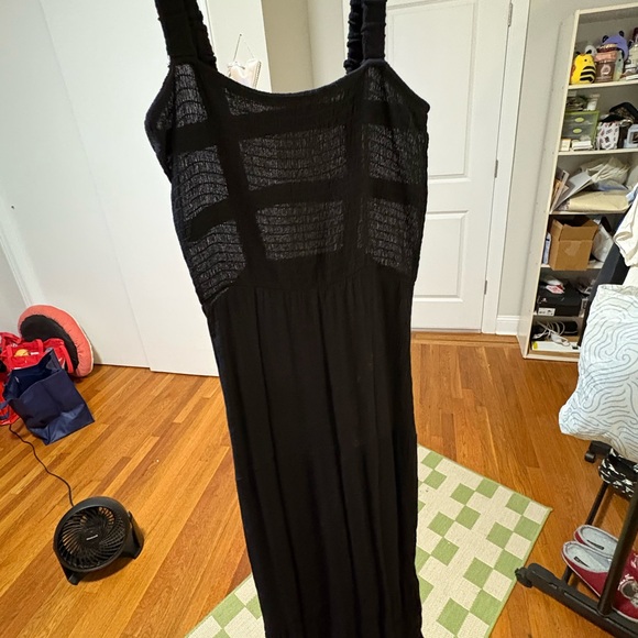 Elegant Black Maxi Dress - Picture 2 of 3